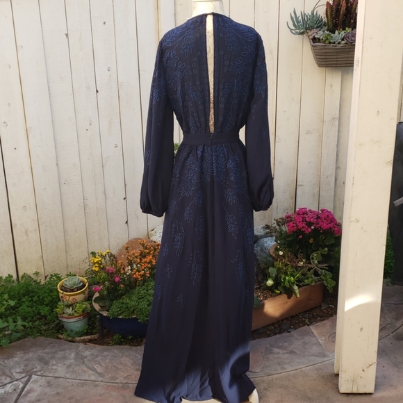 Honey Punch open back Maxi -Dress 💙 - Picture 6 of 8